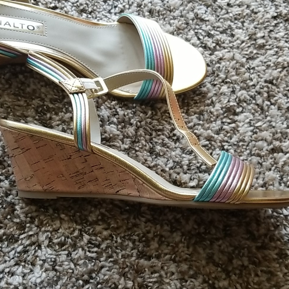 Metallic Rialto Wedge Sandals - Picture 3 of 4